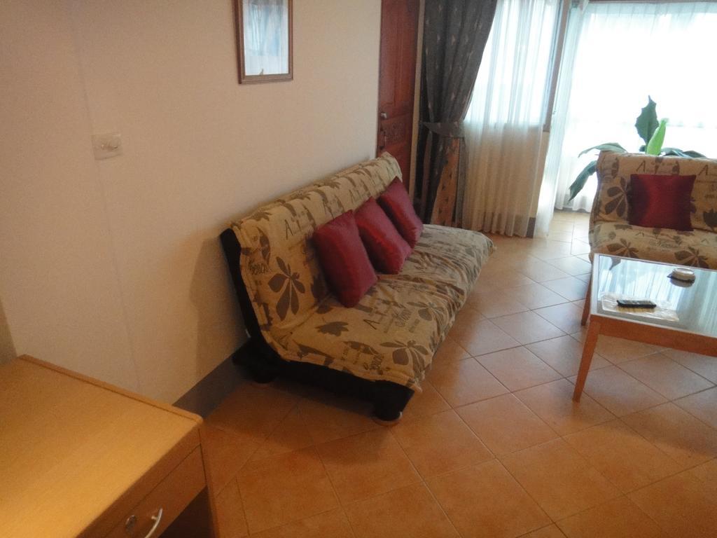 Aquarius Gay Guesthouse & Sauna Patong Room photo