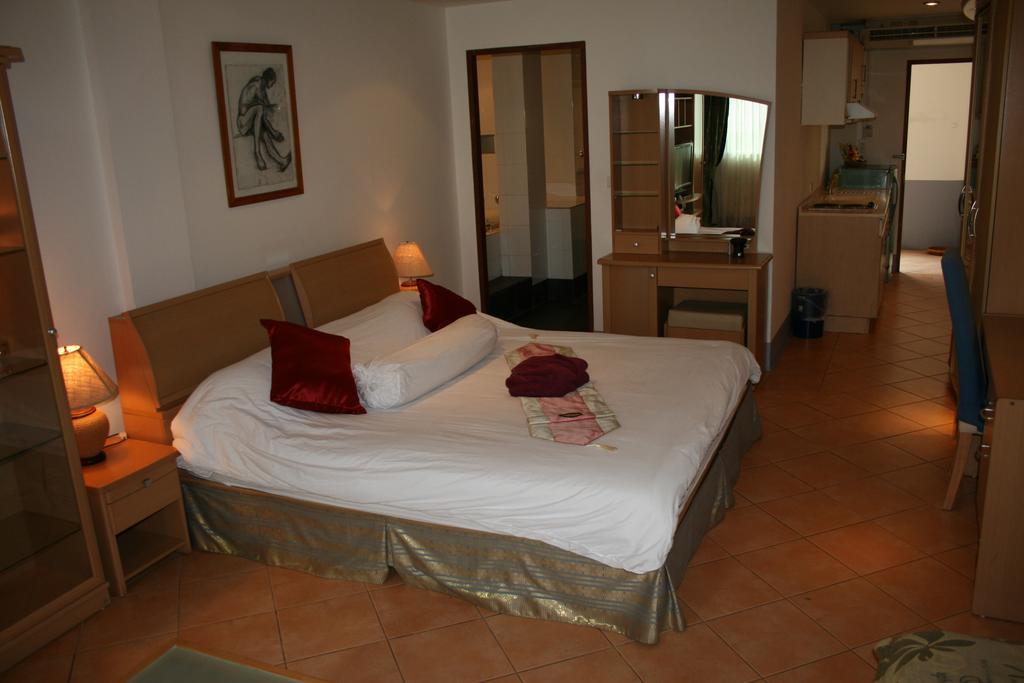 Aquarius Gay Guesthouse & Sauna Patong Room photo