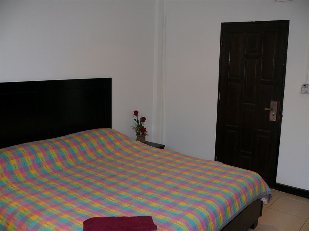 Aquarius Gay Guesthouse & Sauna Patong Exterior photo